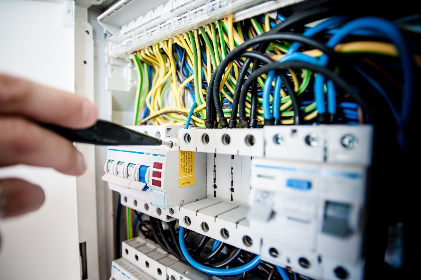 Le tableau électrique ne résume plus le métier